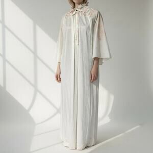 Vtg Miss Elaine Soft Pink Chemise Lace Trim Short Flutter Sleeves Nightgown Robe